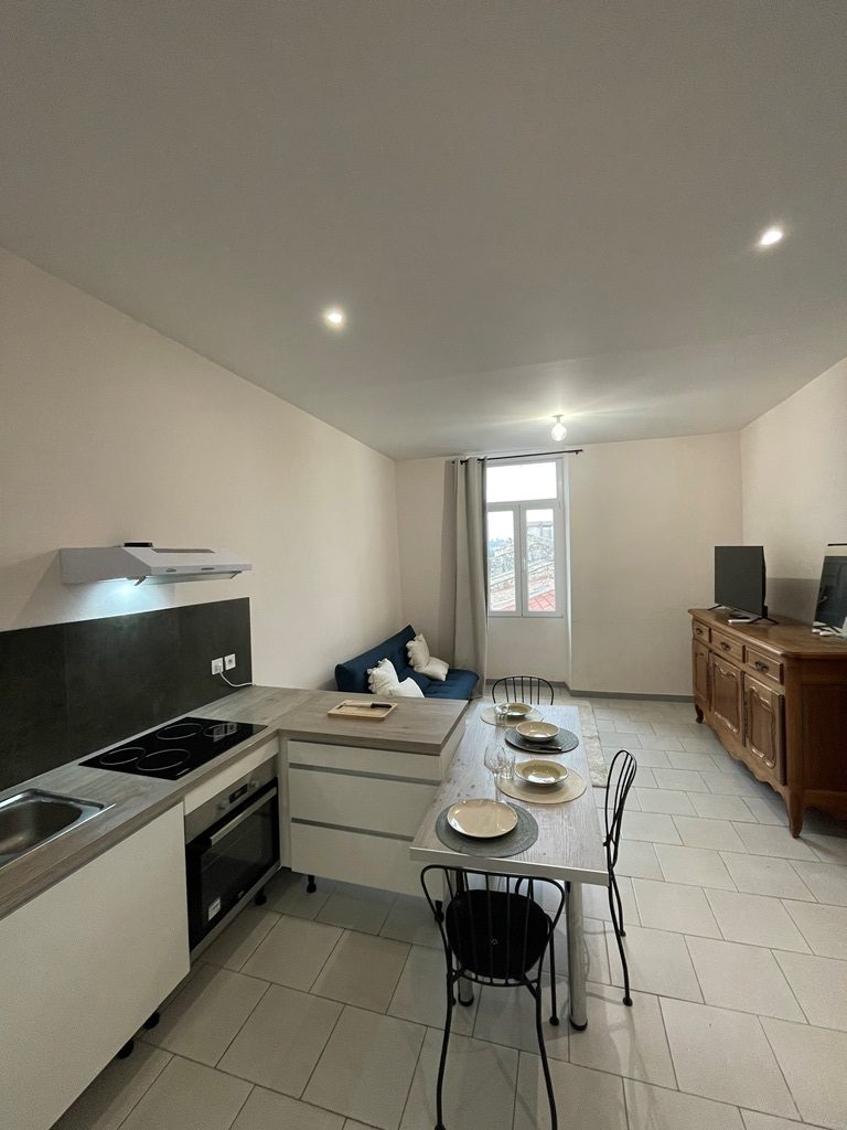 Location Chambre 10m² centre Nimes