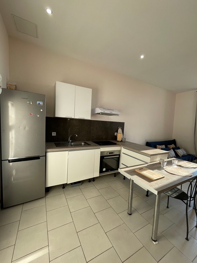Location Chambre 10m² centre Nimes