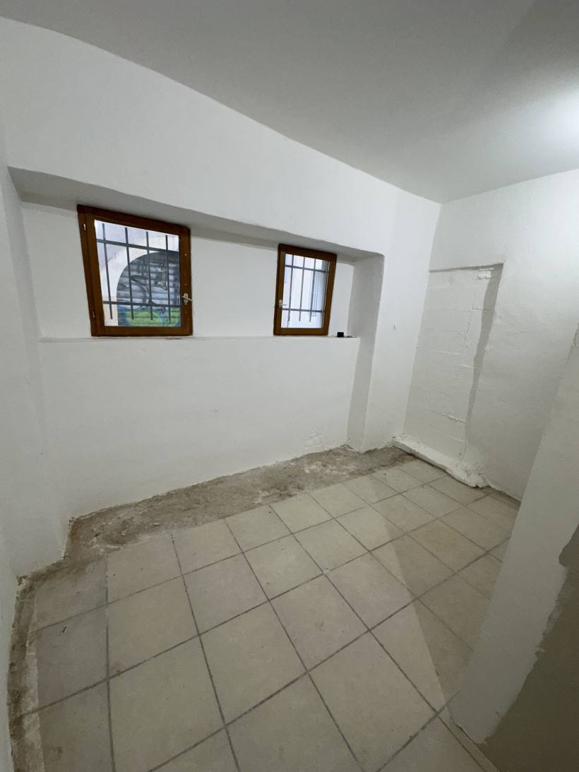 Vente local 7m² Ecusson